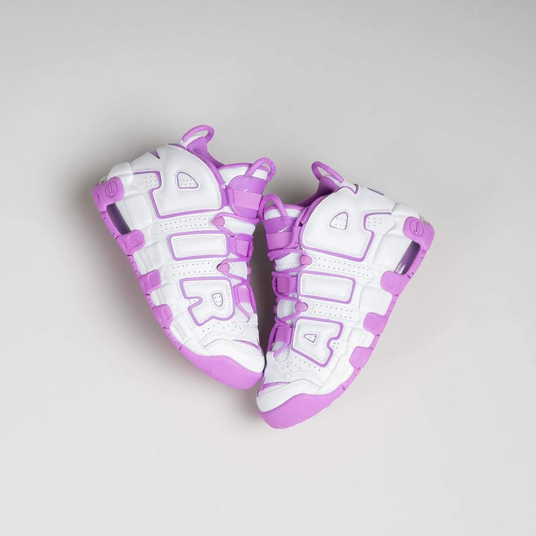 NIKE UPTEMPO
