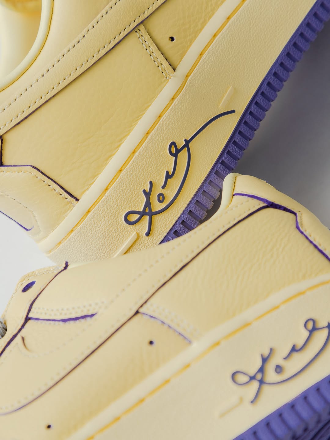 NIKE AIR FORCE 1