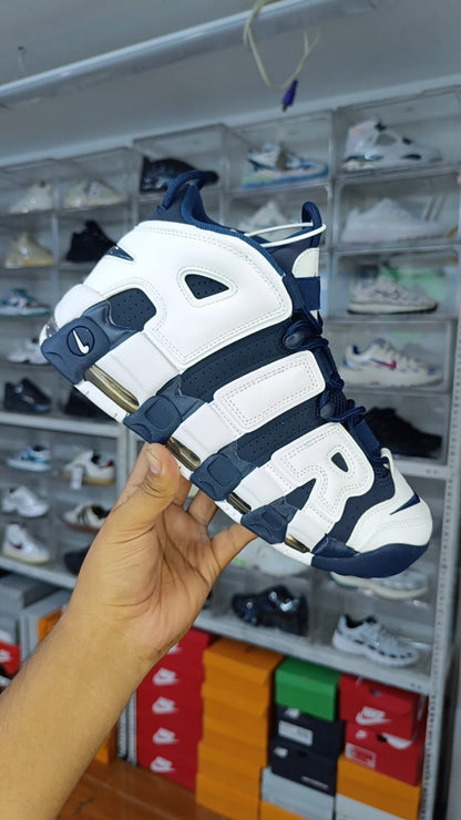 NIKE UPTEMPO
