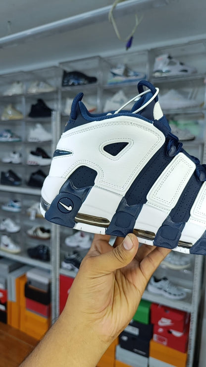 NIKE UPTEMPO