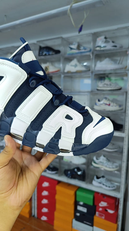 NIKE UPTEMPO