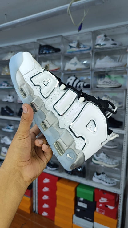 NIKE UPTEMPO