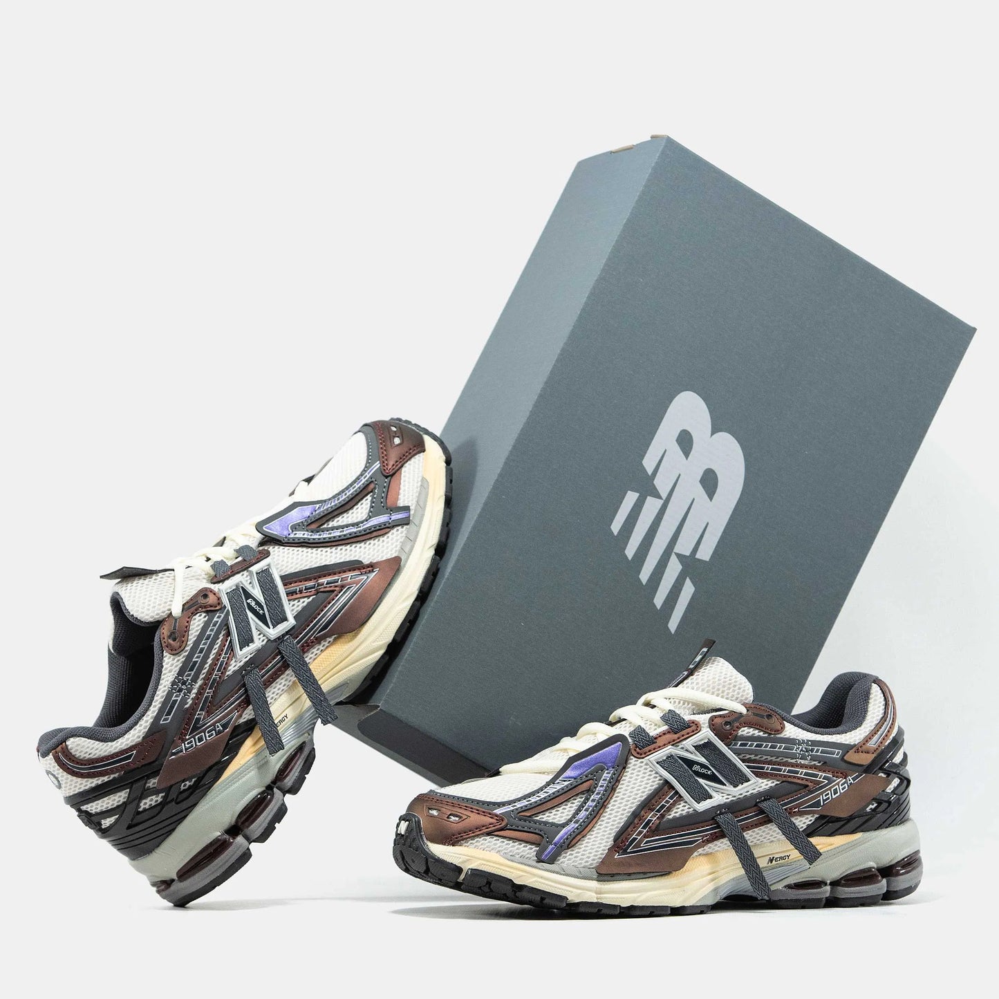 NEW BALANCE 1906A