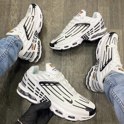 NIKE AIR MAX PLUS 3