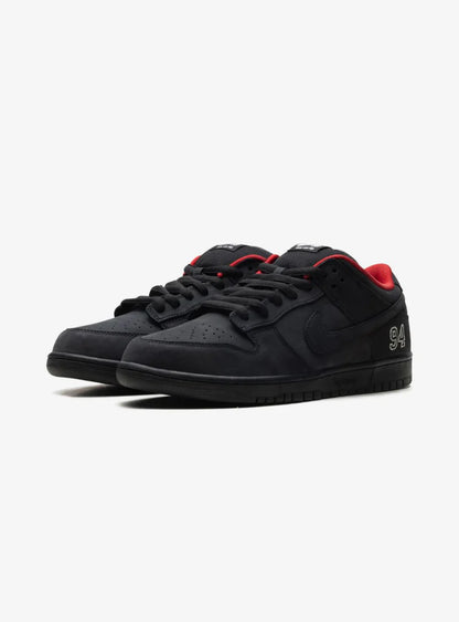 NIKE DUNK LOW x SUPREME