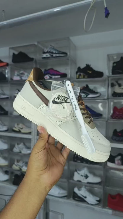 NIKE AIR FORCE 1