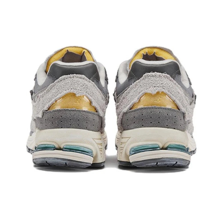 NEW BALANCE 2002RD