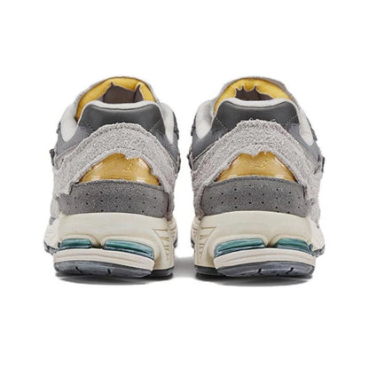 NEW BALANCE 2002RD