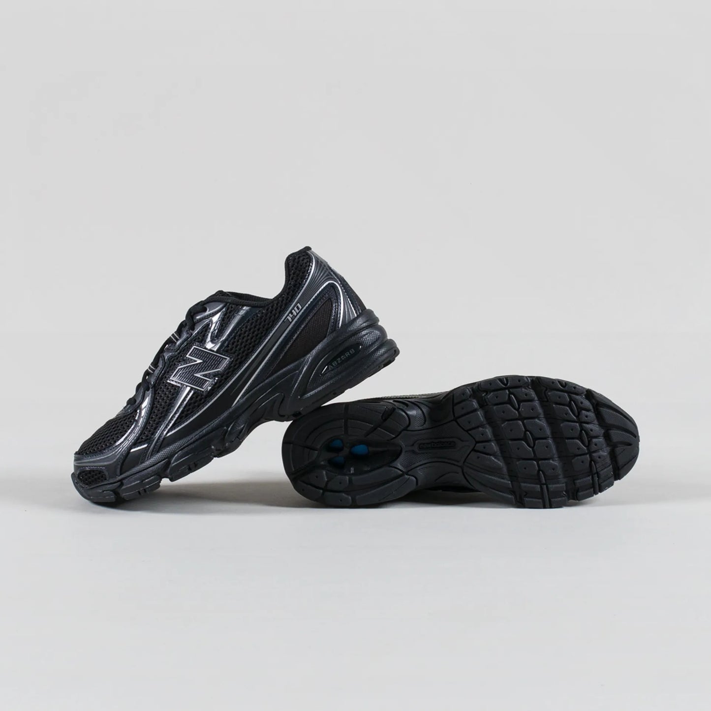 NEW BALANCE 740